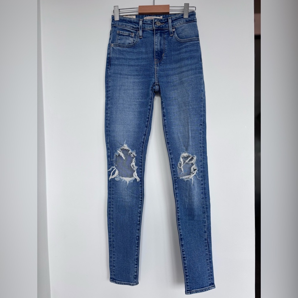 Levi's 721 High Rise Skinny Jeans